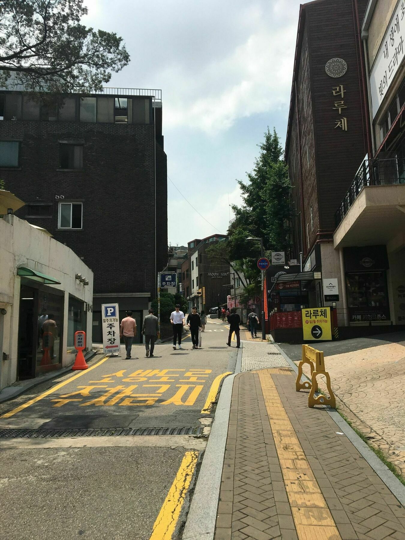 Myeong-Dong Good Stay Seúl Exterior foto